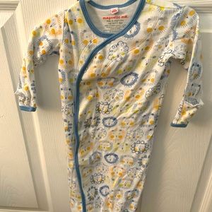 Magnetic me gown 0-3 months
